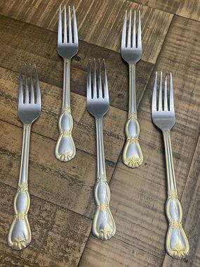 Cooks by JCPenney CKJ6 pattern featuring stainless steel- gold accents set of 5
